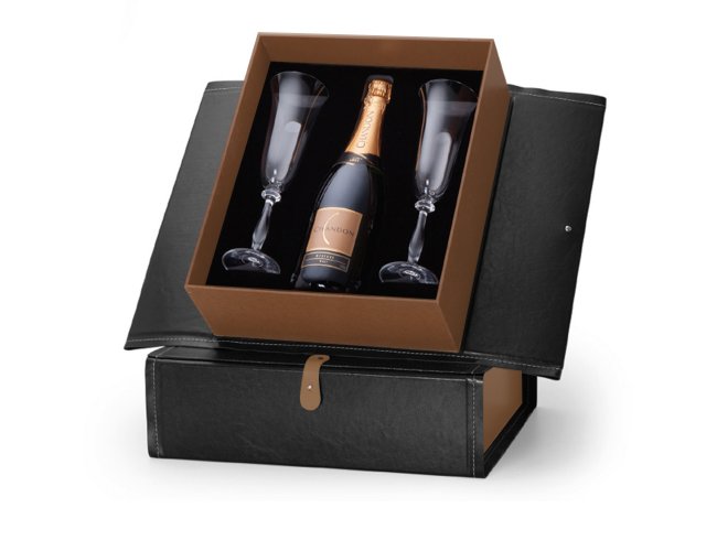 Kit Chandon com maleta de couro sinttico